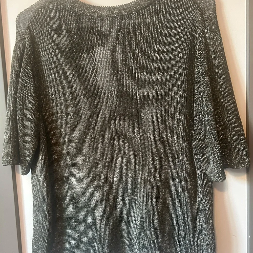 H&M Shimmering Silver Knit 3/4 Sleeve Top Size Large NWT Metallic - Picture 3 of 9